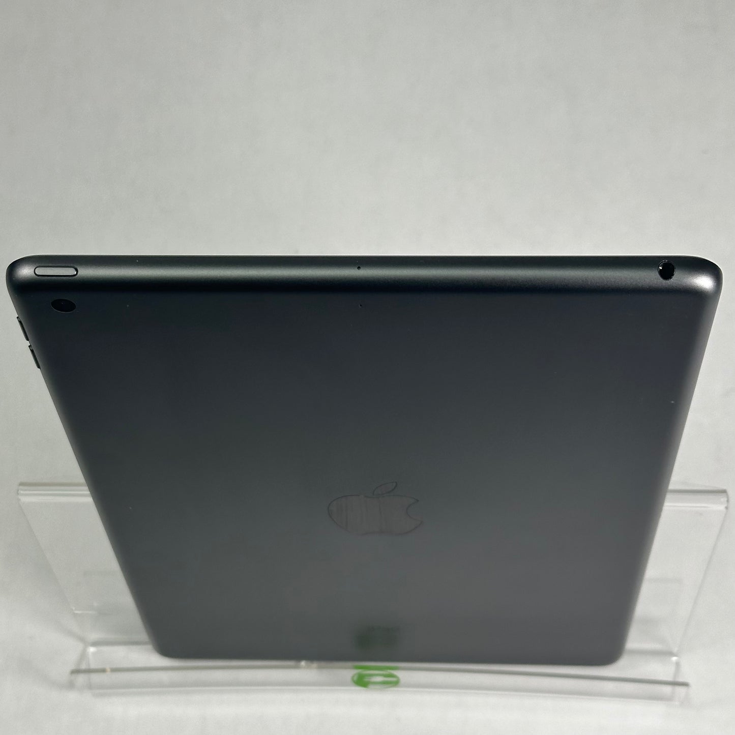 WiFi Only Apple iPad 7th Gen 32GB 18.4.1 SPACE GRAY MW742LL/A