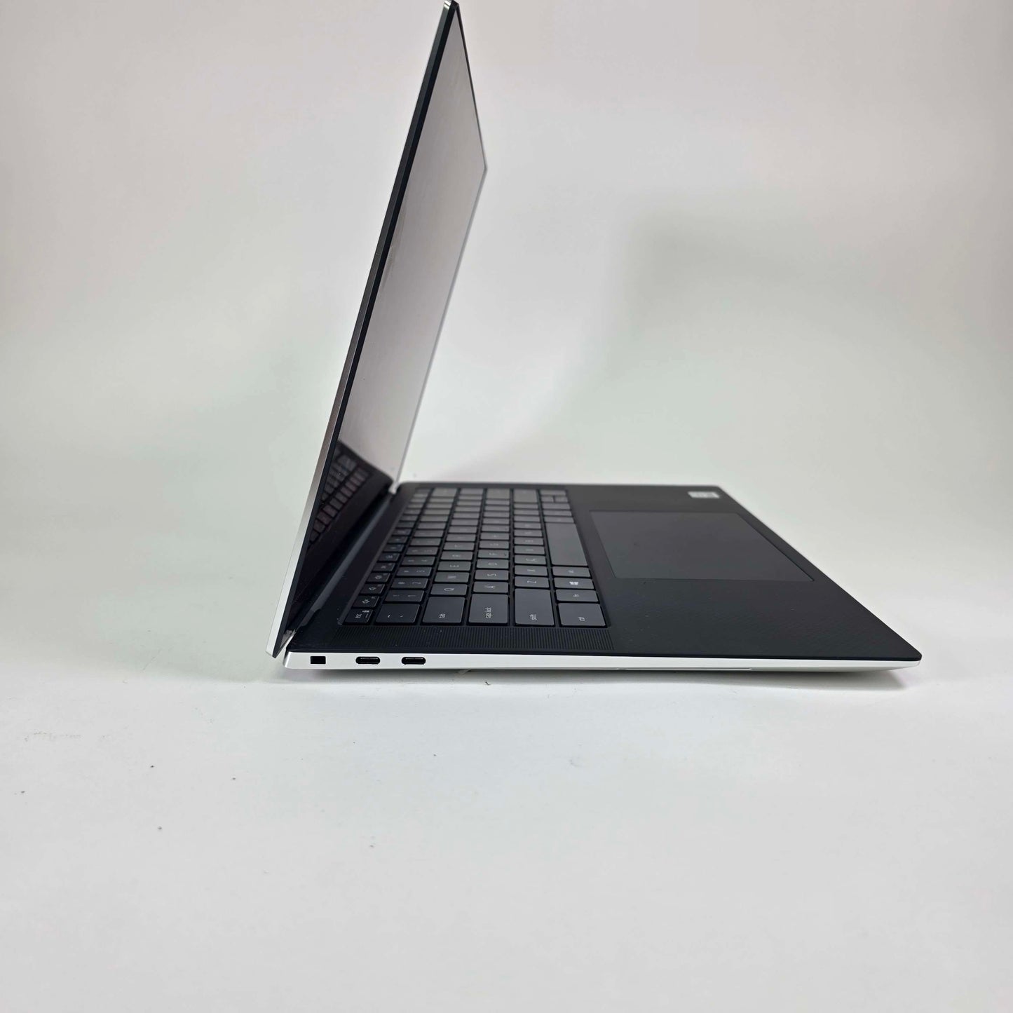 Dell XPS 15 9500 15.6"i9-10885H 5.3 GHZ 64GB RAM 1TB SSD
