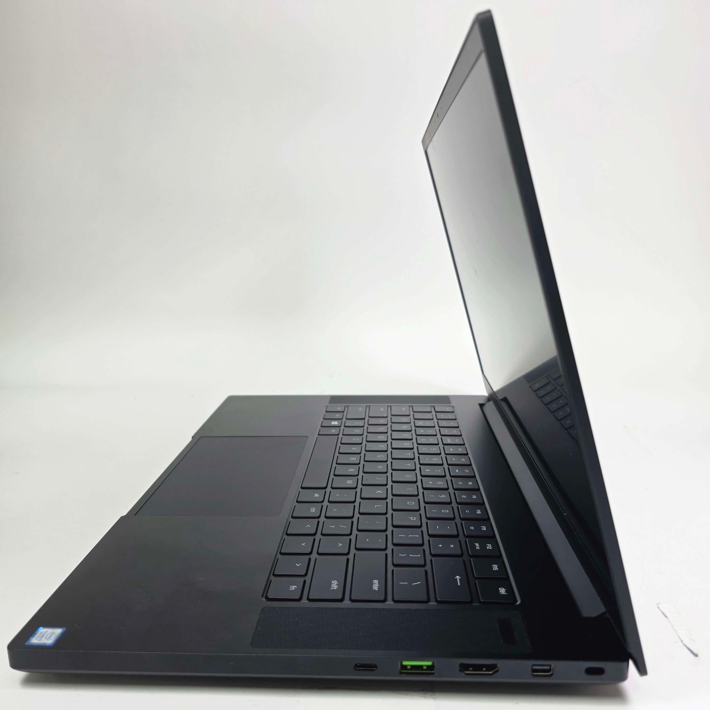 Razer BLADE 15" i7-9750H 4.5GHz 16GB RAM 256GB SSD GeForce GTX 1660 Ti