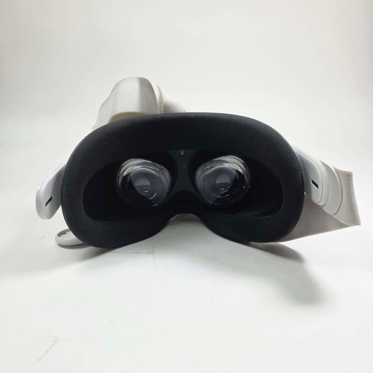 Oculus Quest 2 64GB VR System KW49CM
