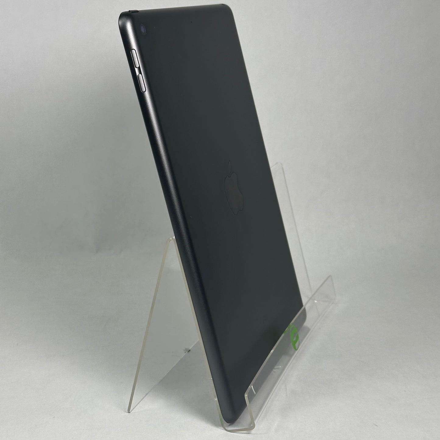 WiFi Only Apple iPad 7th Gen 32GB 18.4.1 SPACE GRAY MW742LL/A