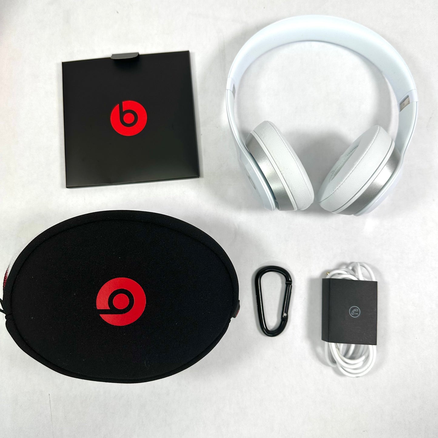 Beats Solo2 Wired Over-Ear Headphones Club White B0518