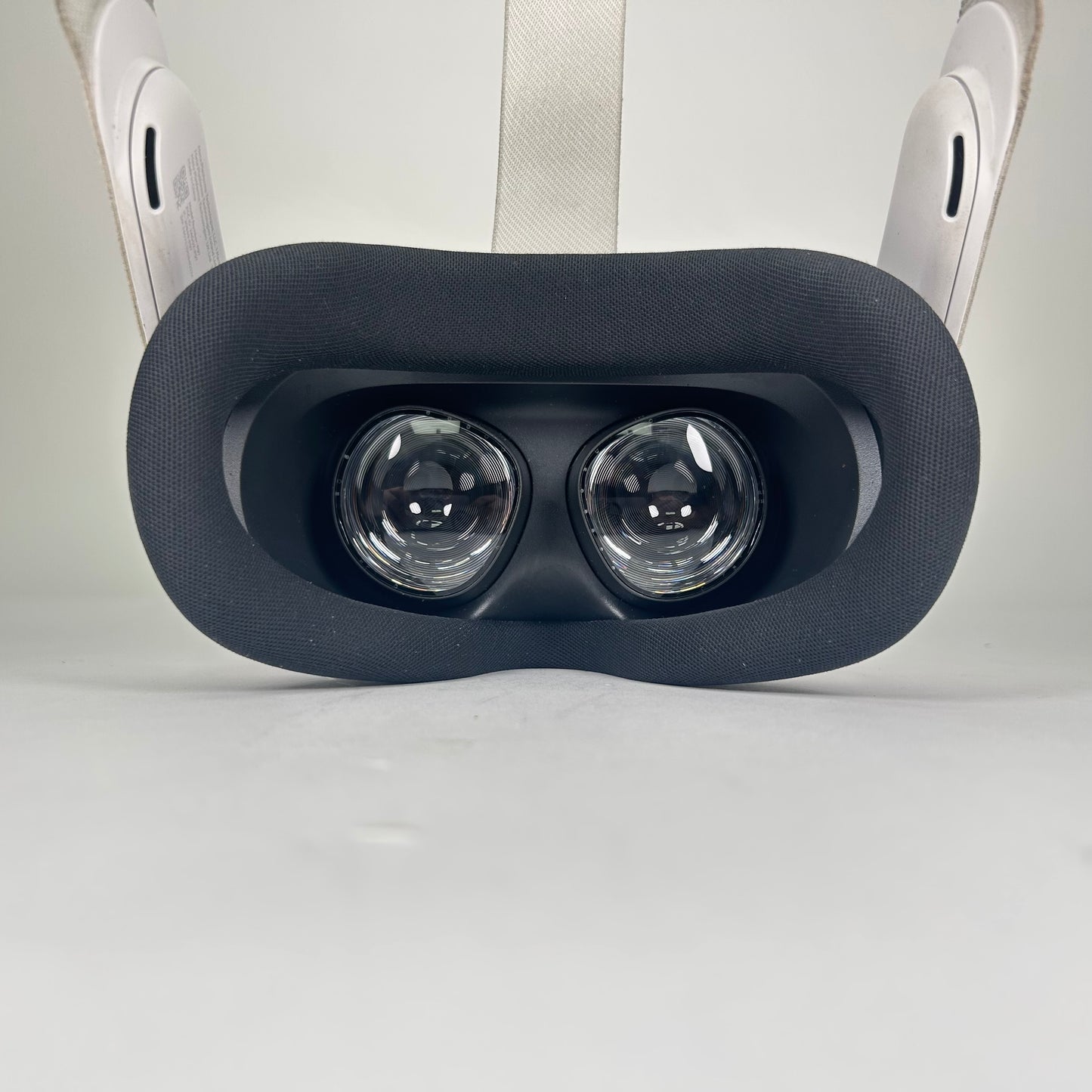 Meta Quest 3S 128GB Standalone All-in-One VR Headset P97
