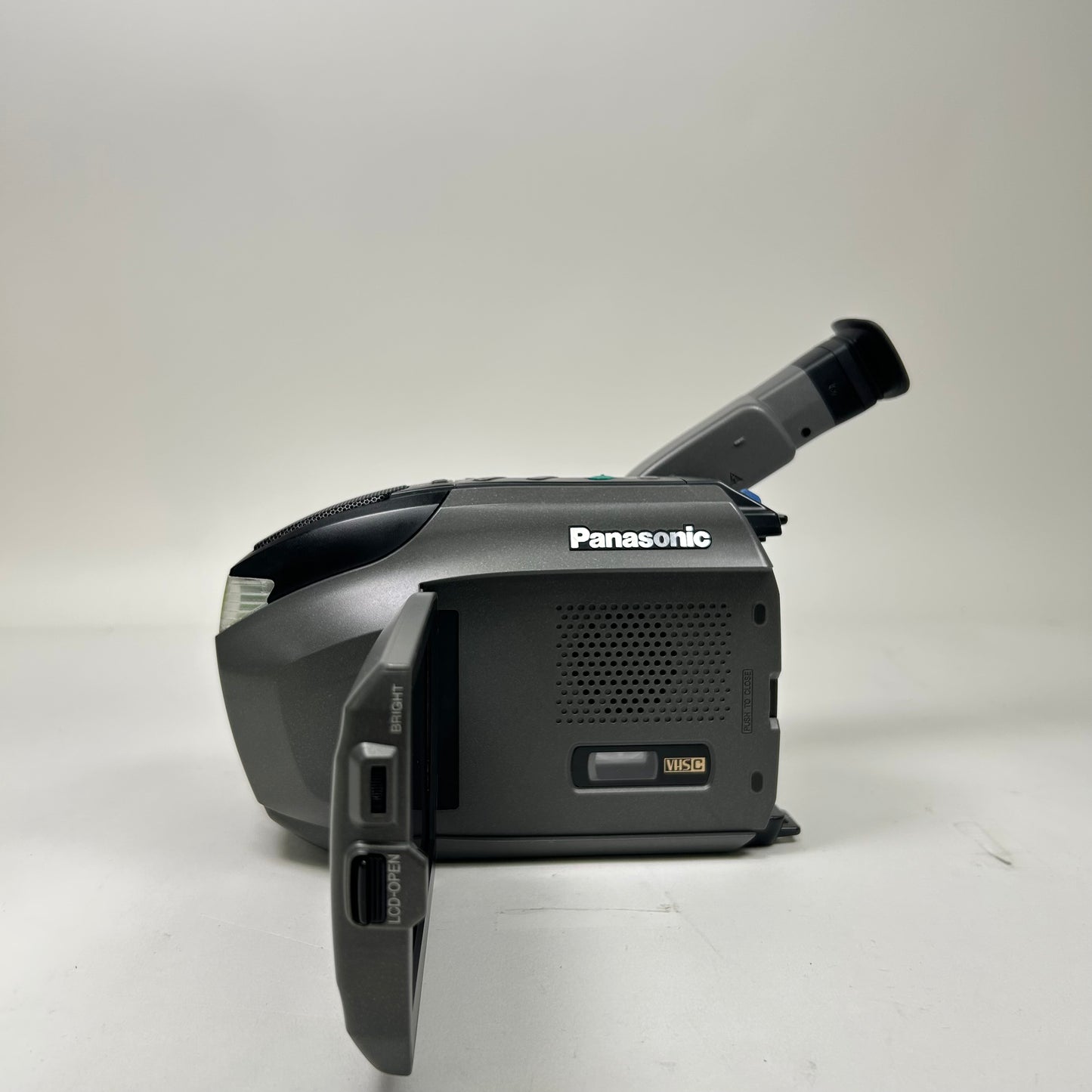 Panasonic Palmcorder VHSC PV-L680D