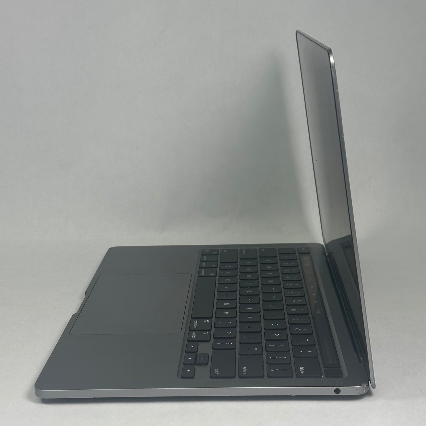 2020 Apple MacBook Pro 13.3" M1 8C GPU 3.2GHz 8GB RAM 256GB SSD MYD82LL/A