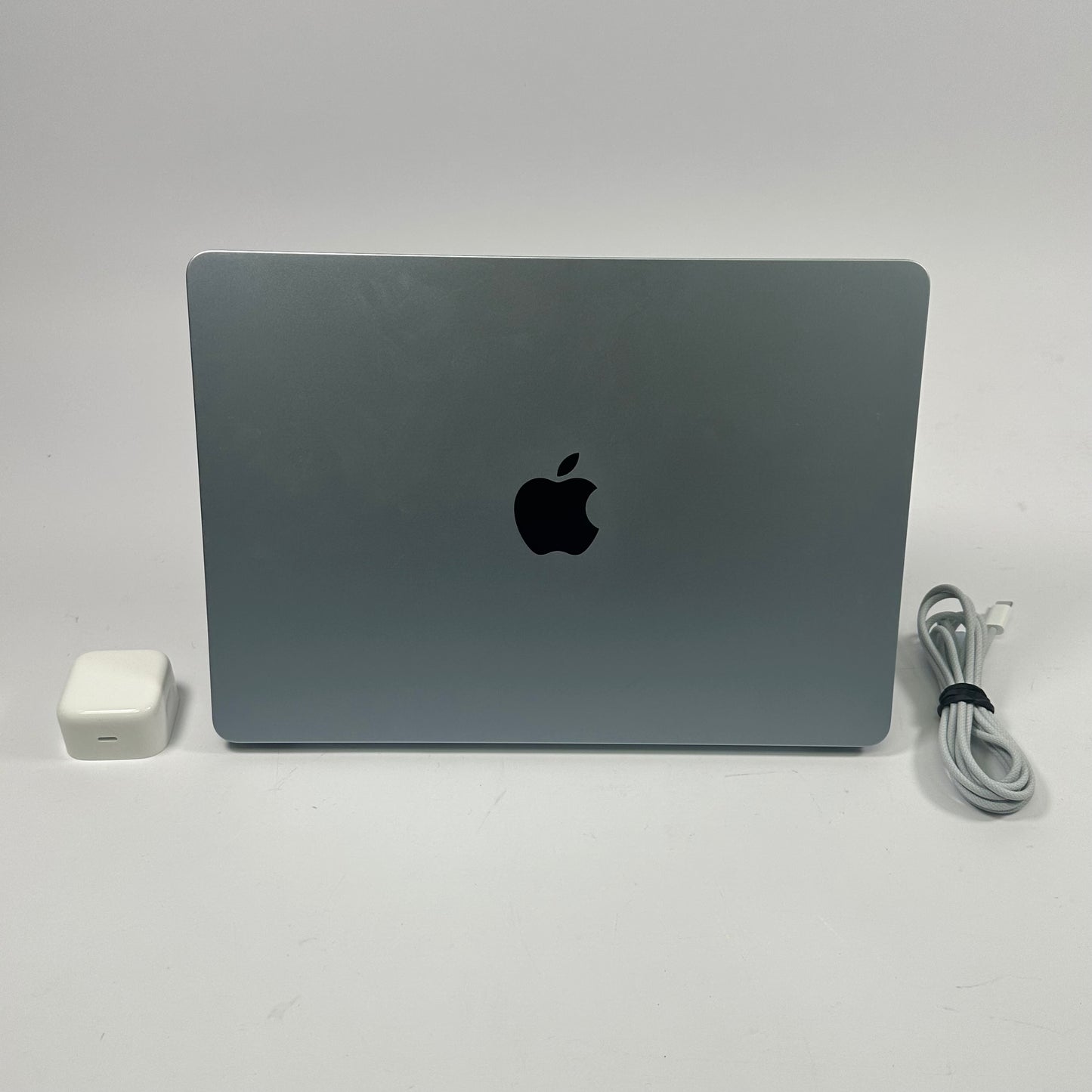 2025 Apple MacBook Pro 13.6" M5 10C GPU 4.6GHz 16GB RAM 1TB SSD A3449