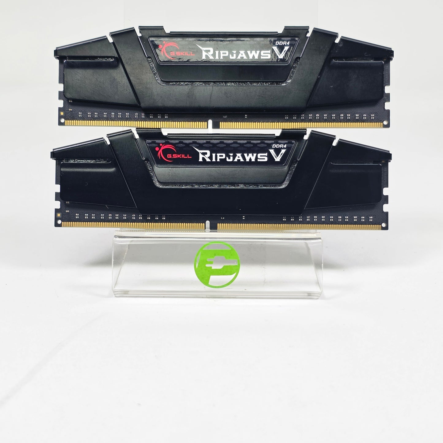 G.Skill RipJaws V 16GB (2x8GB) RAM DDR4 3200MHz F4-3200C16D-16GVKB