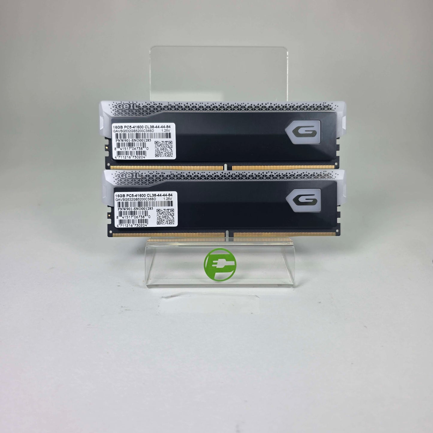 Seagate iron wolf 16tb 32GB (2x16GB) RAM DDR5 5200MHz PNW901-SNO001285