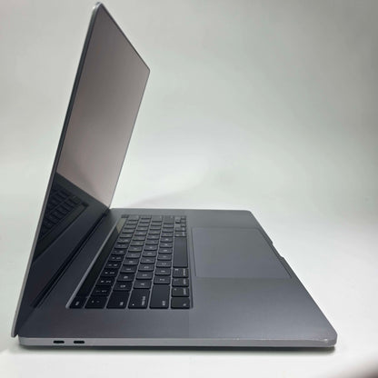 2019 Apple MacBook Pro 16" i7 2.6GHz 16GB RAM 500GB SSD Silver A2141