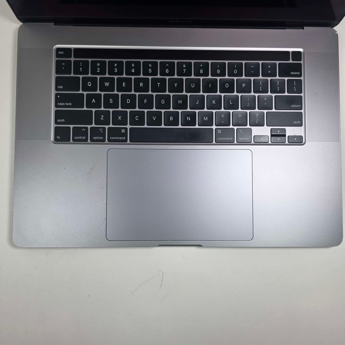 2019 Apple MacBook Pro 16" i7 2.6GHz 16GB RAM 500GB SSD Silver A2141