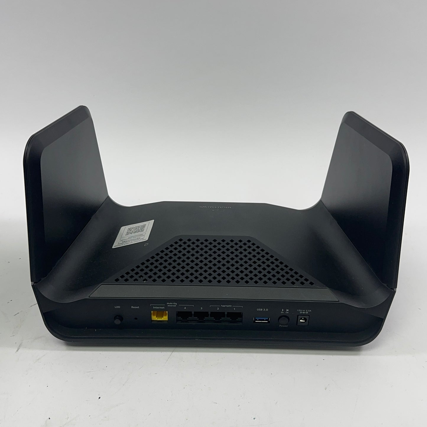 NETGEAR Nighthawk Tri Band WiFi 6 AX6200 8-Stream Wifi Router