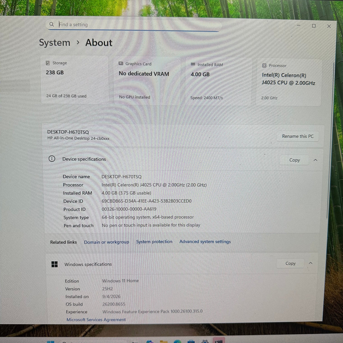 HP AIO 24-CB0011 23.8" Celeron J4025 2.00GHz 4GB RAM 256GB SSD