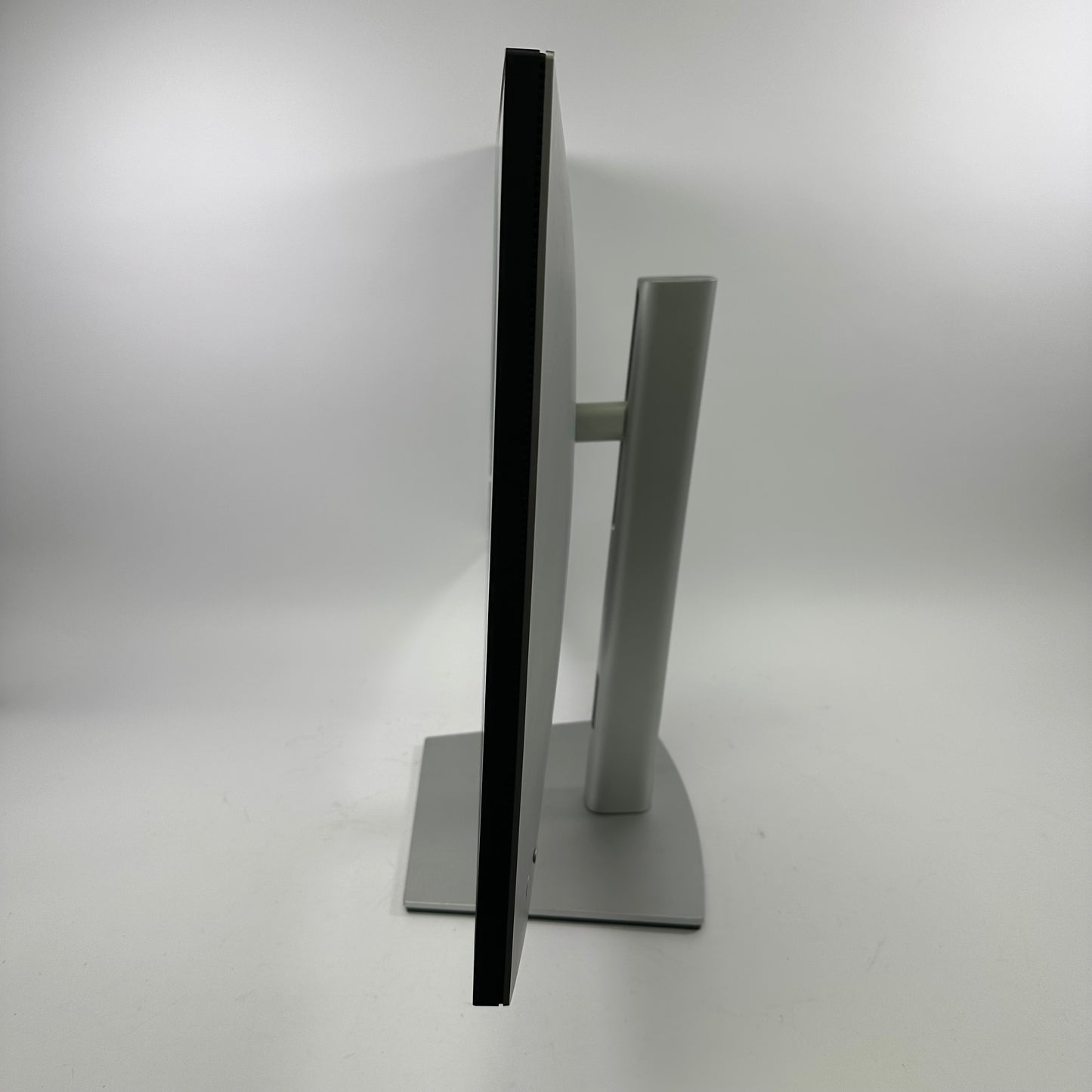 Dell 31.5" U3223QE 4K UHD LCD IPS Flat Panel Monitor