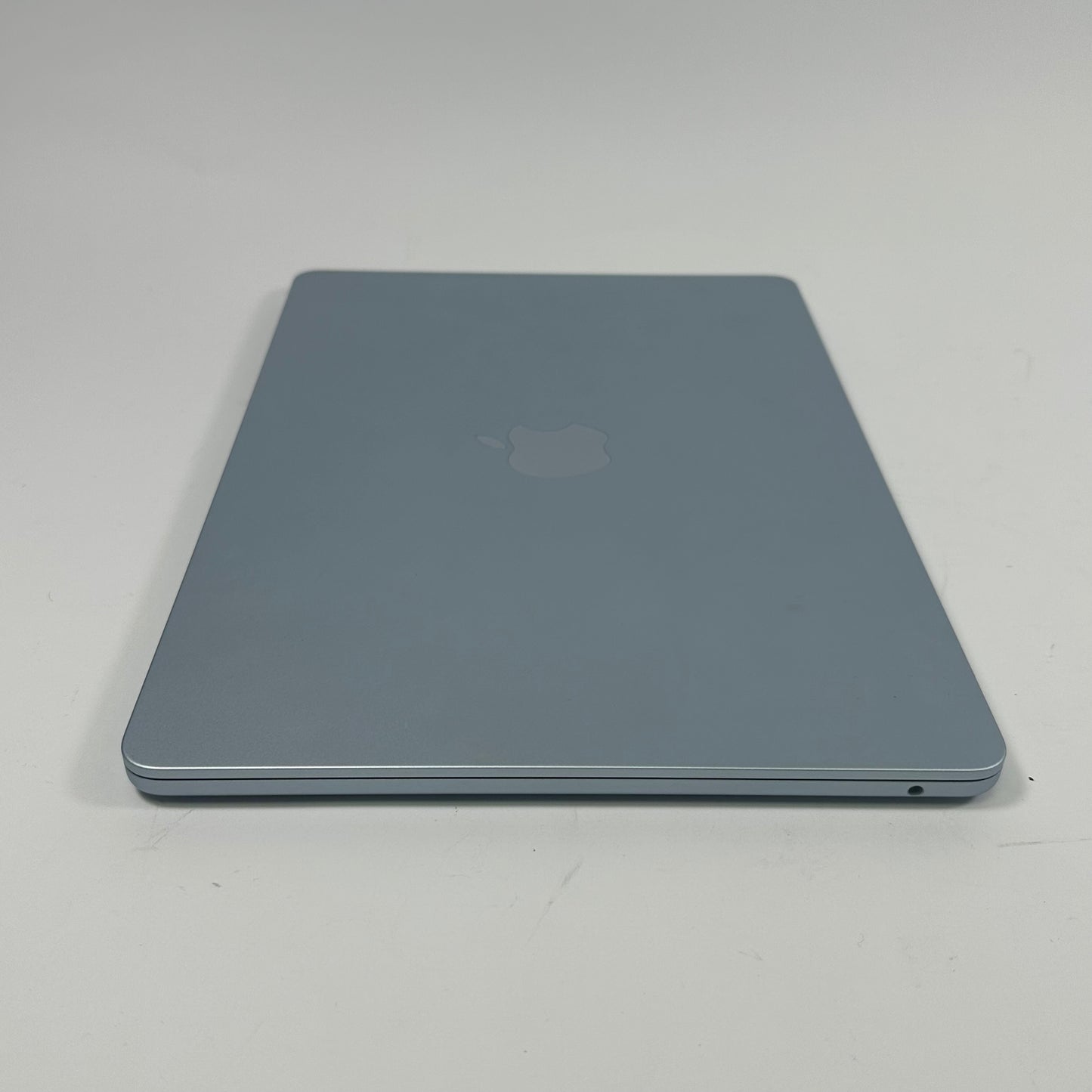 2025 Apple MacBook Pro 13.6" M5 10C GPU 4.6GHz 16GB RAM 1TB SSD A3449
