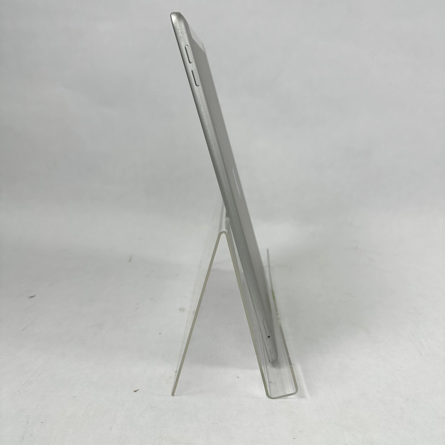 Factory Unlocked (Wi-Fi + Cellular)  Apple iPad 8th Gen 32GB Silver 