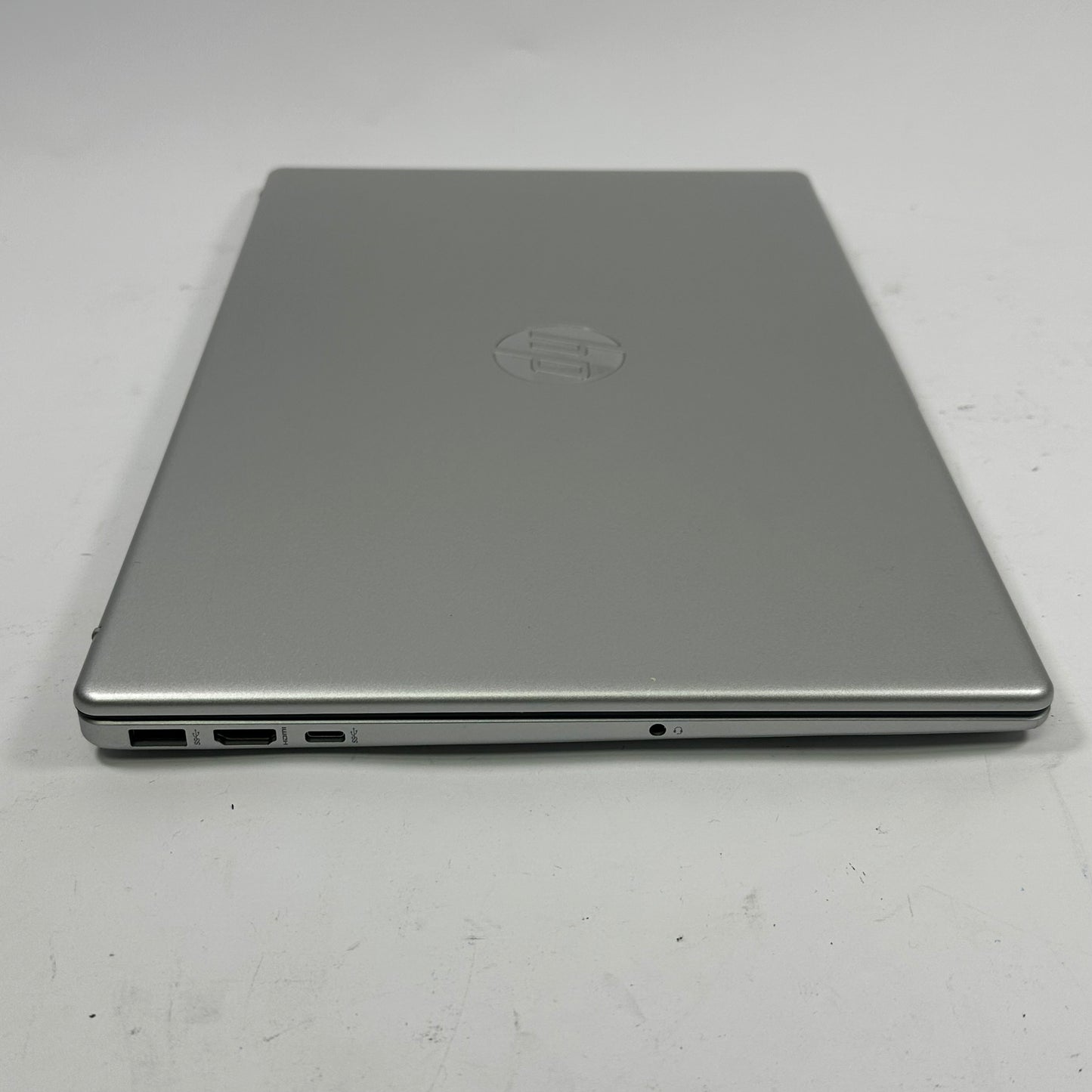 HP Laptop 15-FC0869NR 15.6" Ryzen 5 7520U 2.8GHz 8GB RAM 512GB SSD
