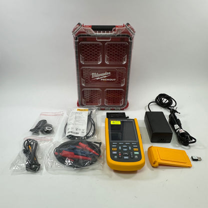 Fluke 125B 600V Industrial Scopemeter Hand-Held Oscilloscope