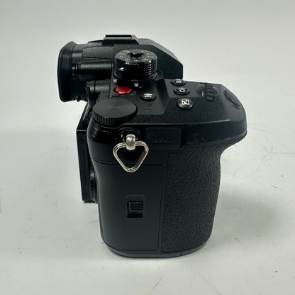 Panasonic Lumix DC-GH6 DC-GH6BODY 25.2MP MFT 4/3 Mount Mirrorless Camera