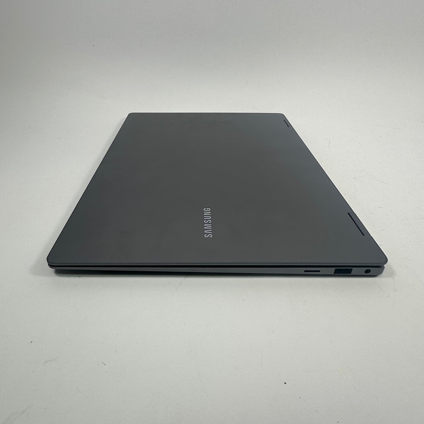 Samsung Galaxy Book5 Pro NP960QHA 16" Core Ultra 7 256V 2.2GHz 16GB RAM 1TB SSD