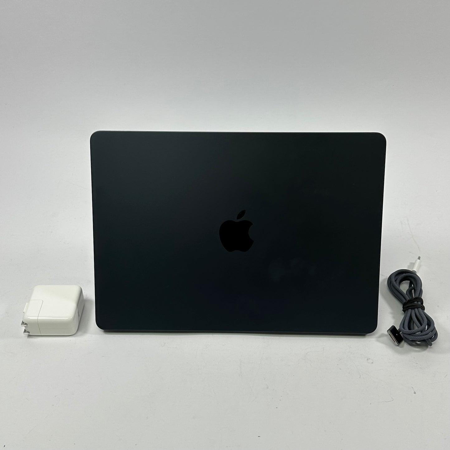 2024 Apple MacBook Air 13.6" M3 8C GPU 4.0GHz 8GB RAM 256GB SSD A3113
