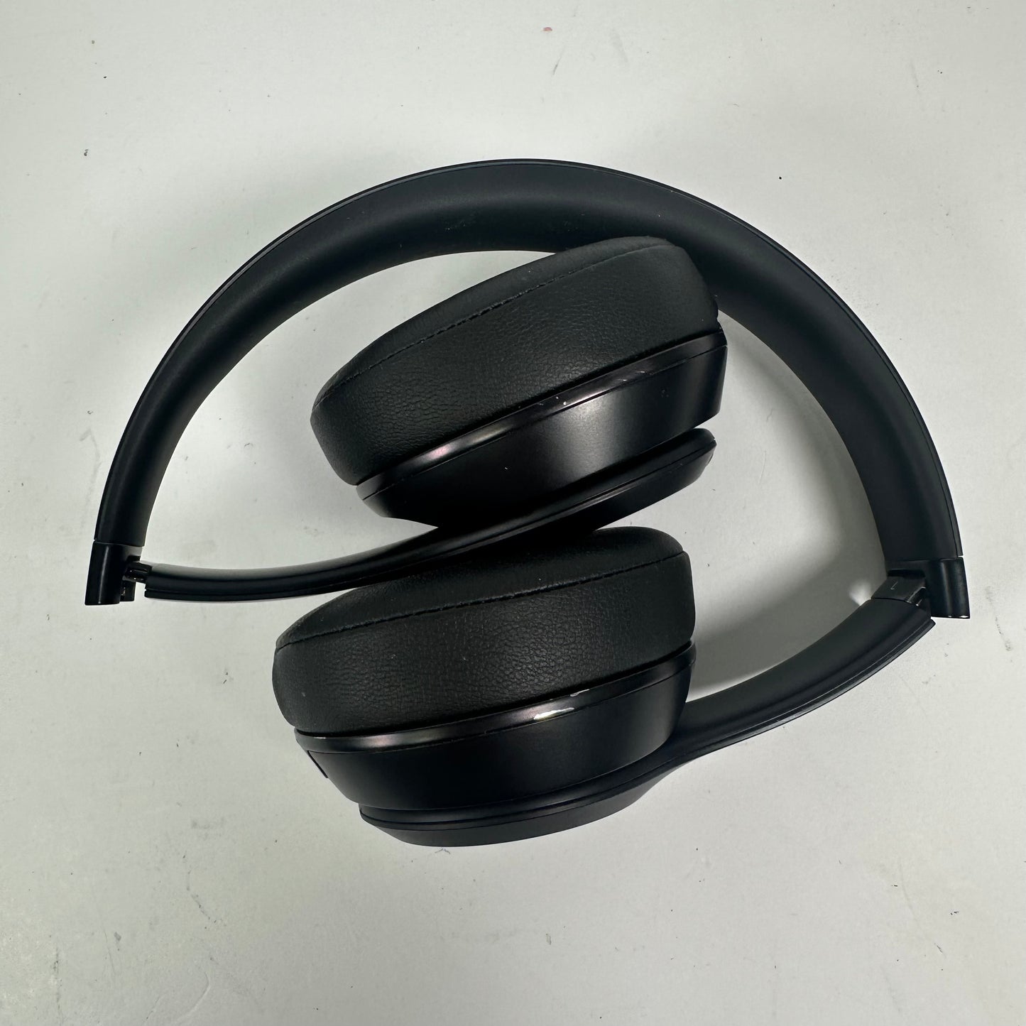 Beats Solo3 Wireless On-Ear Bluetooth Headphones Black A1796