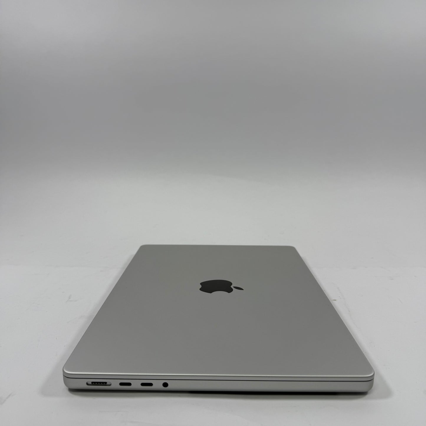 2024 Apple MacBook Pro 14" M4 20C GPU 4.5GHz 24GB RAM 1TB SSD A3401