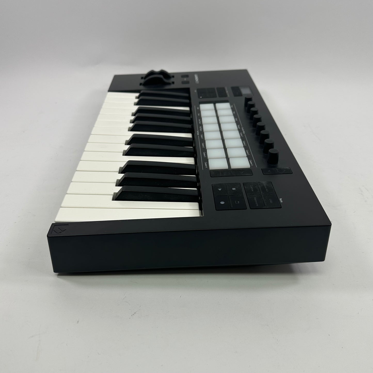Novation LaunchKey 25 MK4 Compact 25-Key USB MIDI Keyboard Controller