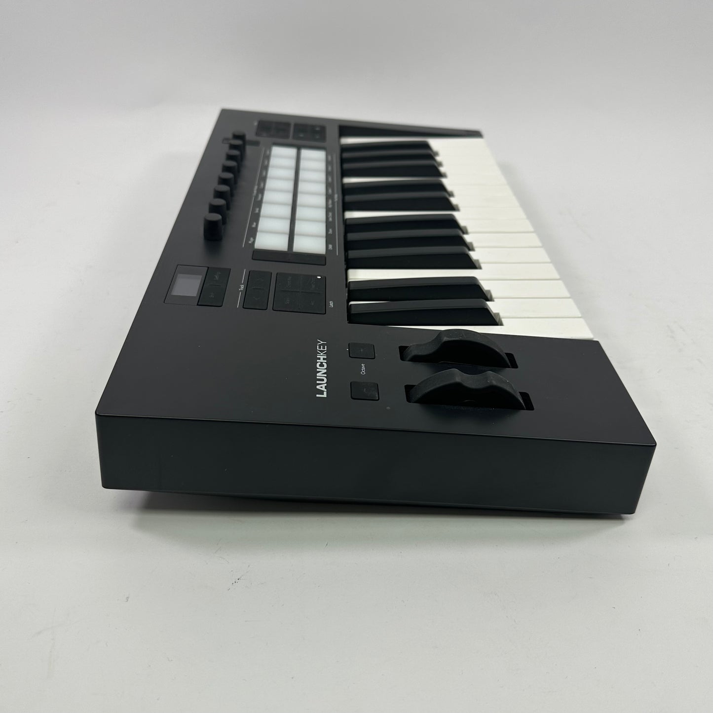Novation LaunchKey 25 MK4 Compact 25-Key USB MIDI Keyboard Controller