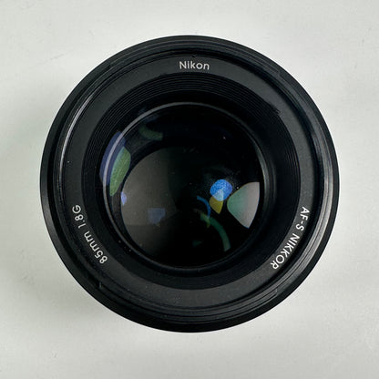 Nikon AF-S NIKKOR 85mm f/1.8 Auto & Manual Lens F