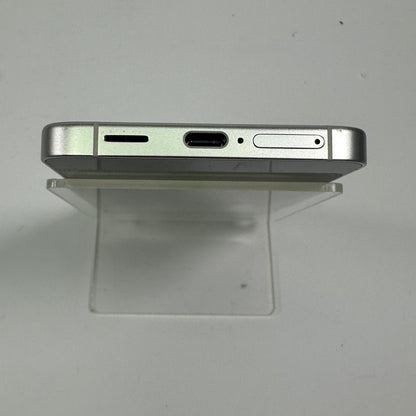 GSM Unlocked Samsung Galaxy S24 8GB RAM 256GB SM-S921B/DS Silver UAE Region