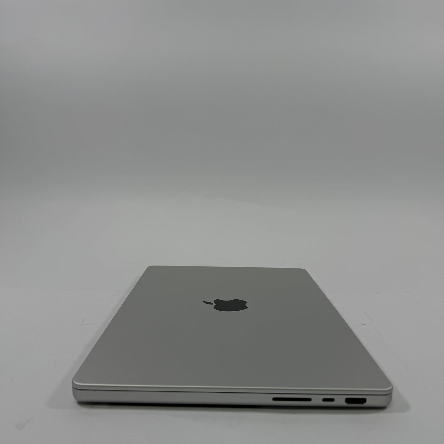 2024 Apple MacBook Pro 14" M4 20C GPU 4.5GHz 24GB RAM 1TB SSD A3401