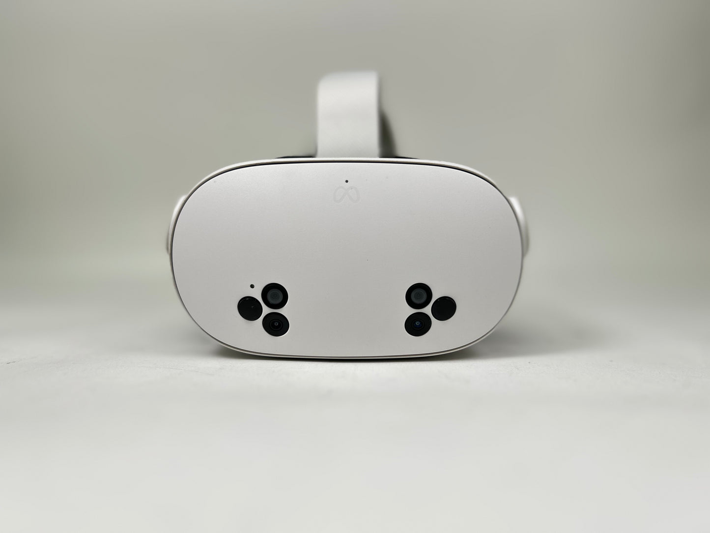 Meta Quest 3S 128GB Standalone All-in-One VR Headset P97