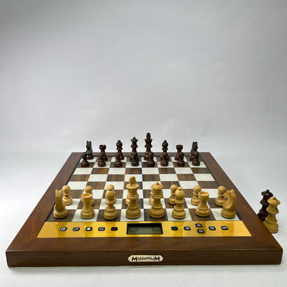 Millennium The King Performance Chess Set Computer Electronic Board 2000 GMBH