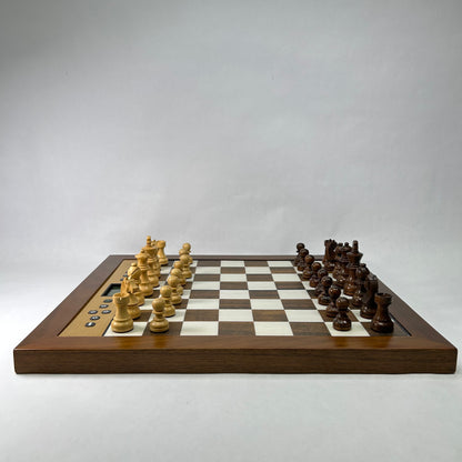Millennium The King Performance Chess Set Computer Electronic Board 2000 GMBH