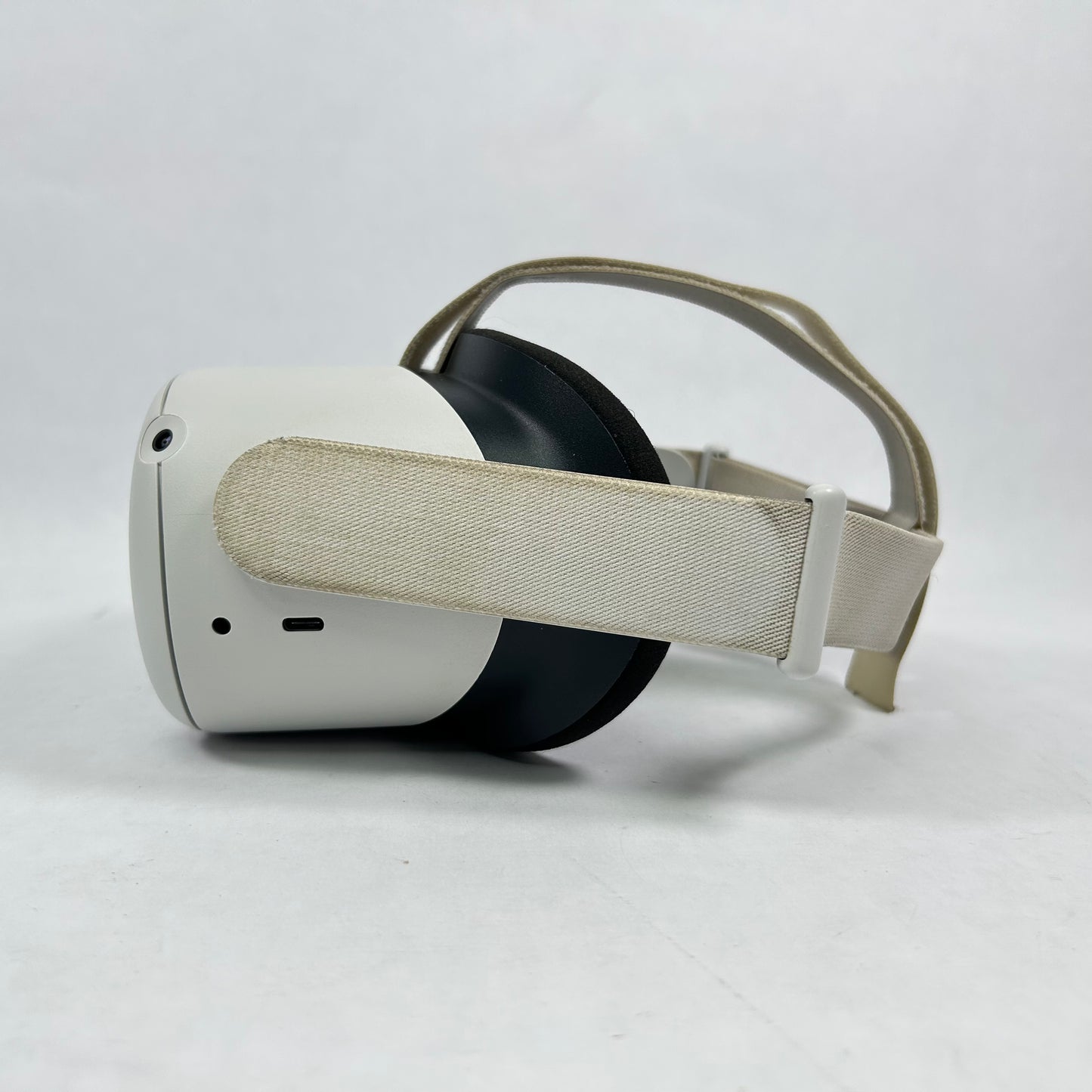 Meta Quest 2 128GB Standalone VR Headset Touch Controller KW49CM