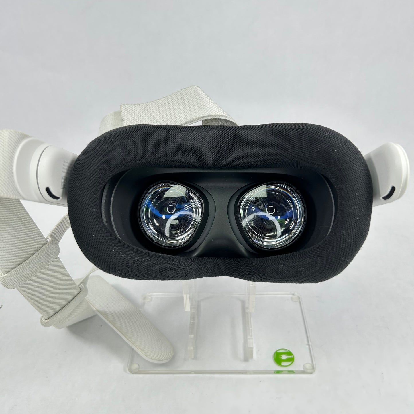 Meta Quest 3S 128GB Standalone VR Headset Touch Controller P97